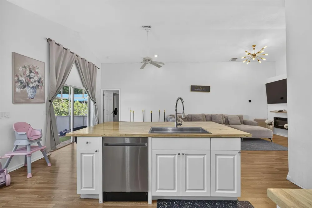 120 Paddock Lane 