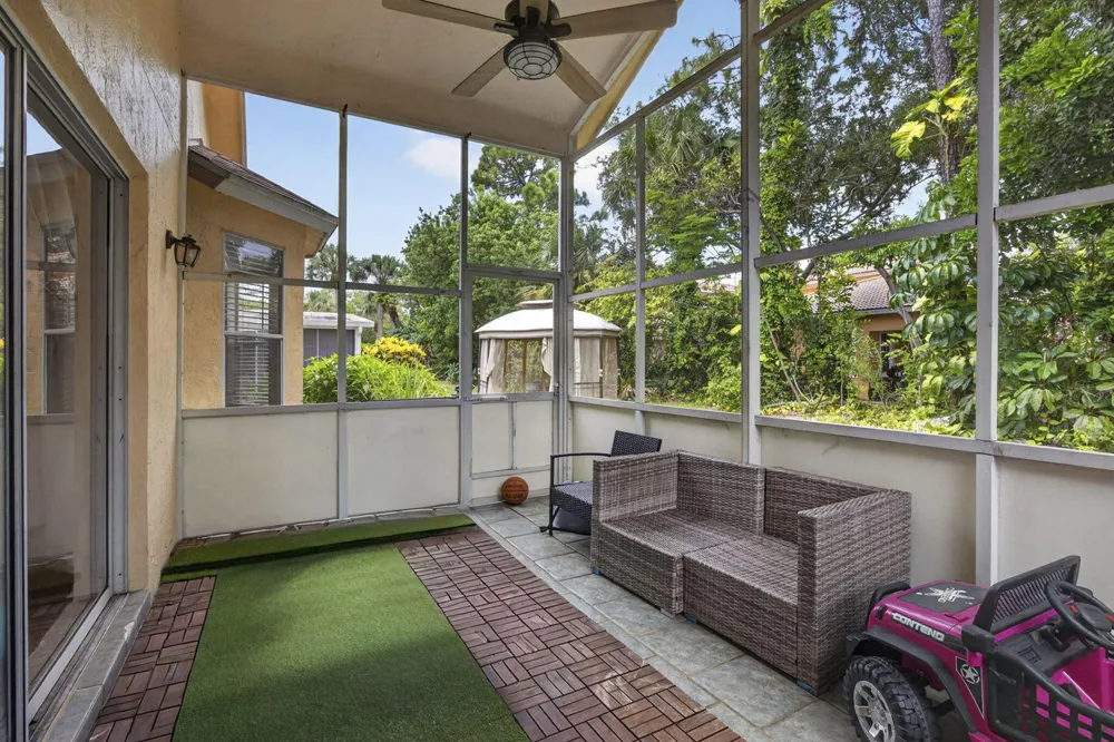 120 Paddock Lane 