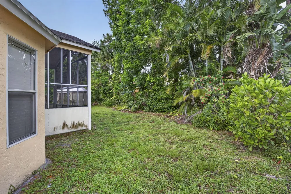 120 Paddock Lane 