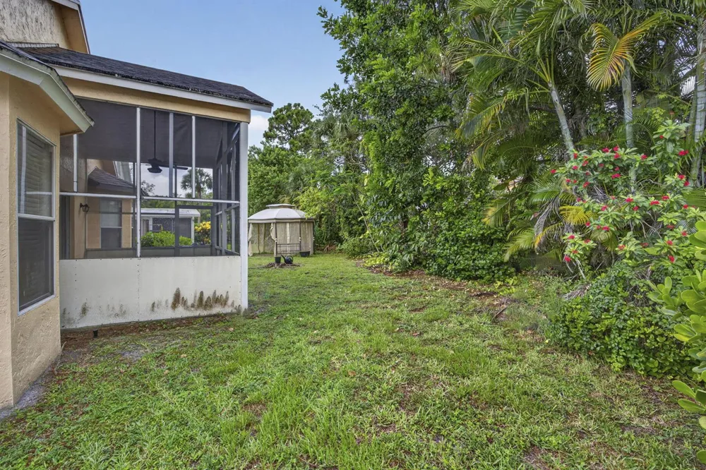 120 Paddock Lane 