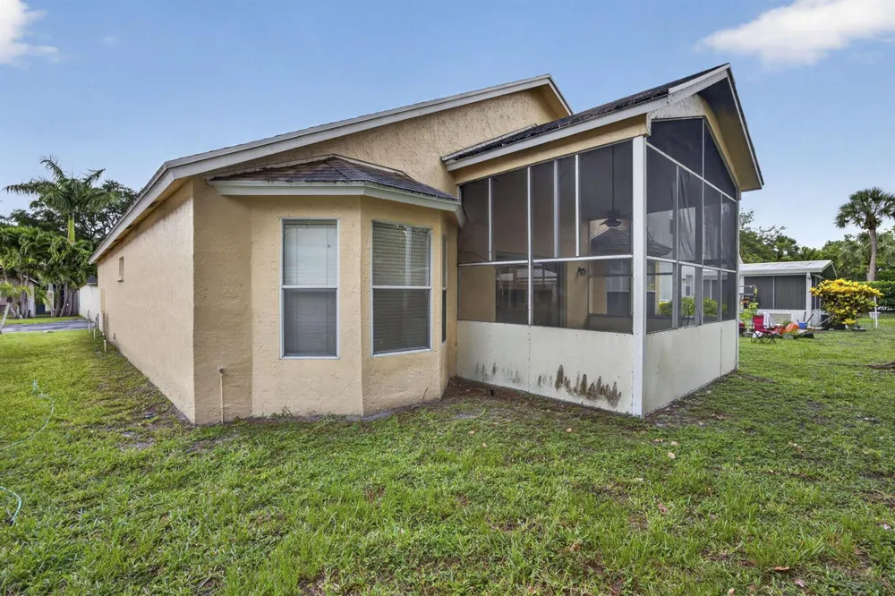 120 Paddock Lane 