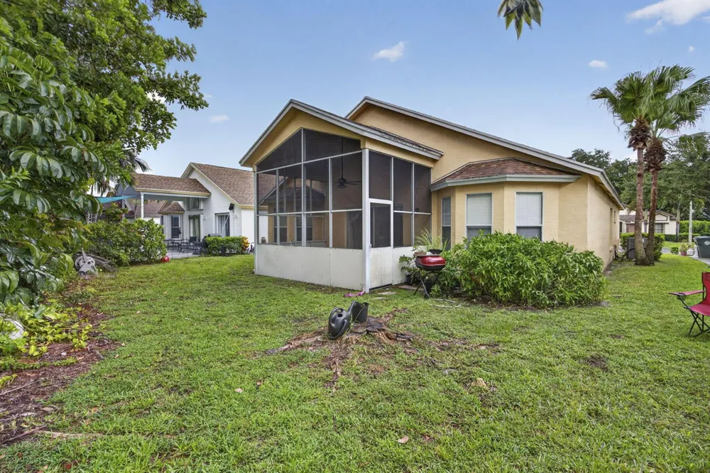 120 Paddock Lane 