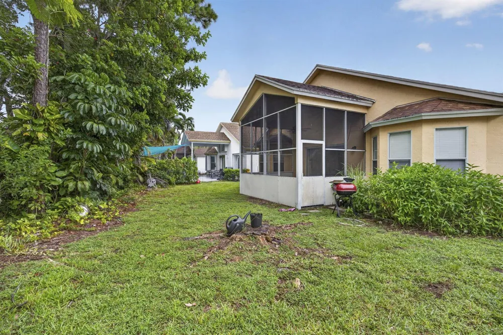 120 Paddock Lane 