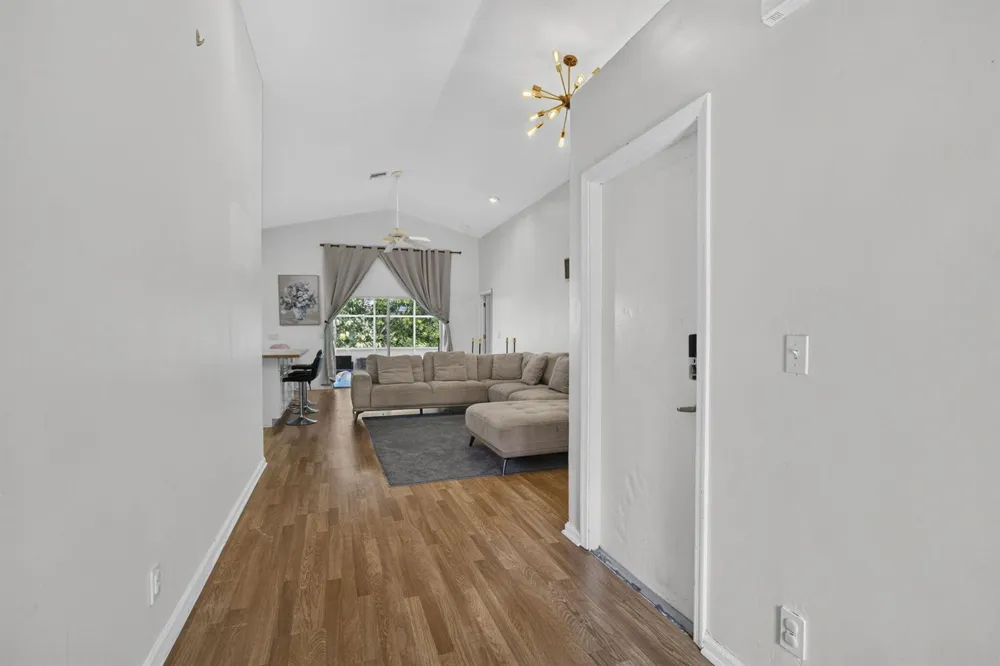 120 Paddock Lane 