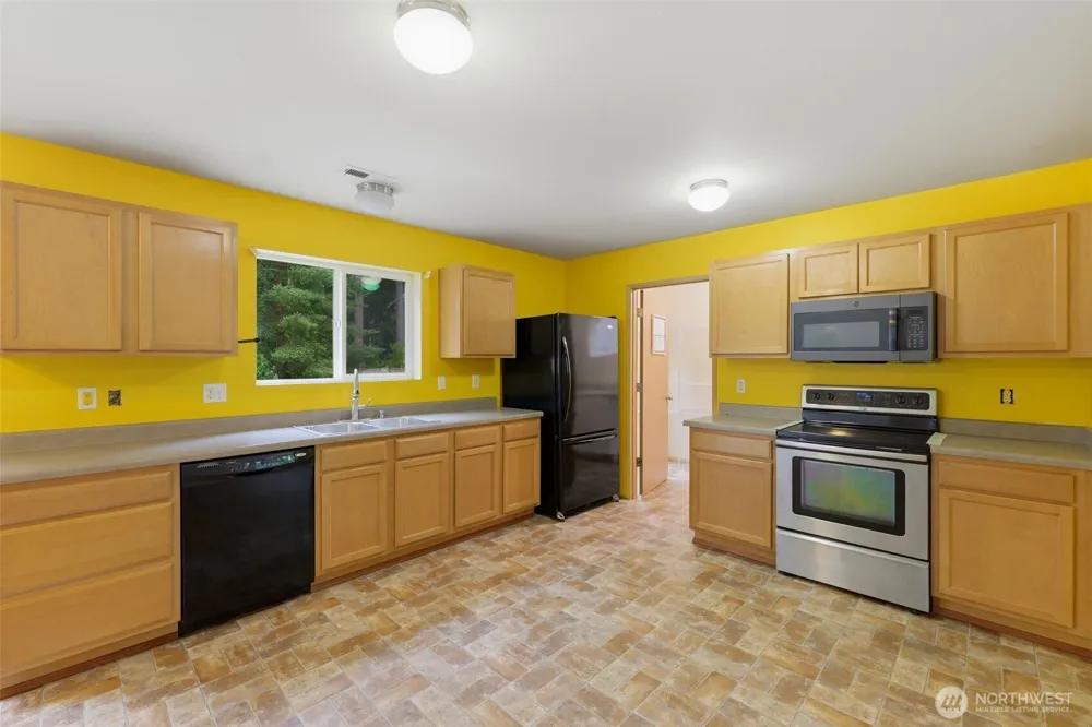 21284 Brevik Place NW Poulsbo, WA 98370