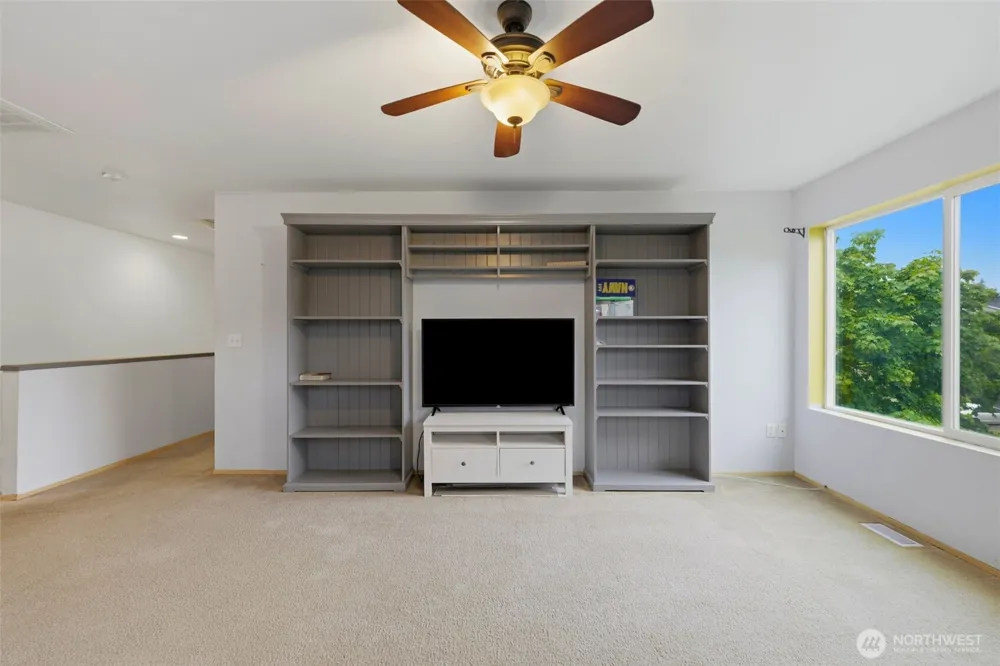 21284 Brevik Place NW Poulsbo, WA 98370