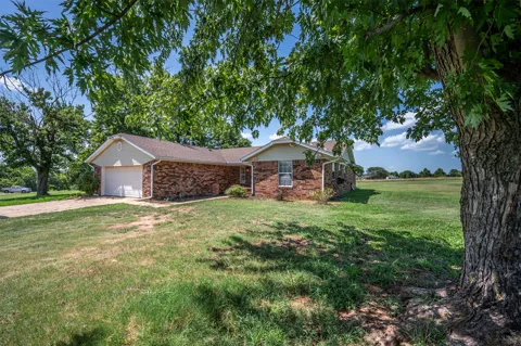 103 E Lakeview Court