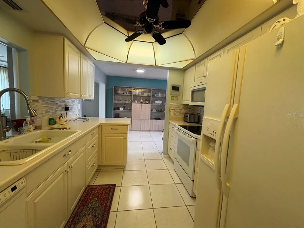 1612 S ELMWOOD DRIVE Bradenton, FL 34208
