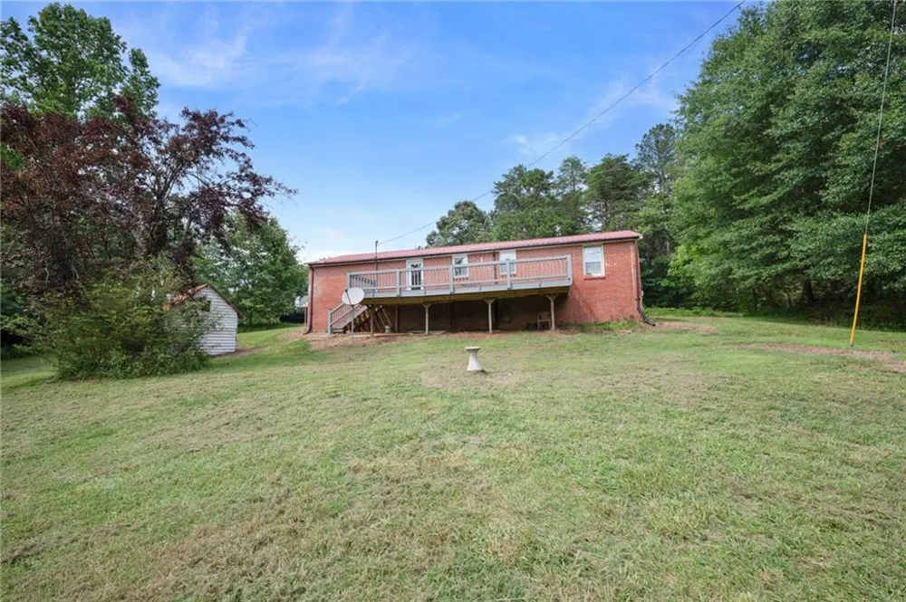 1945 Big Ridge Road Talking Rock, GA 30175
