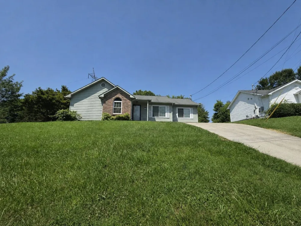 2001 Hyde Park Ln Knoxville, TN 37921