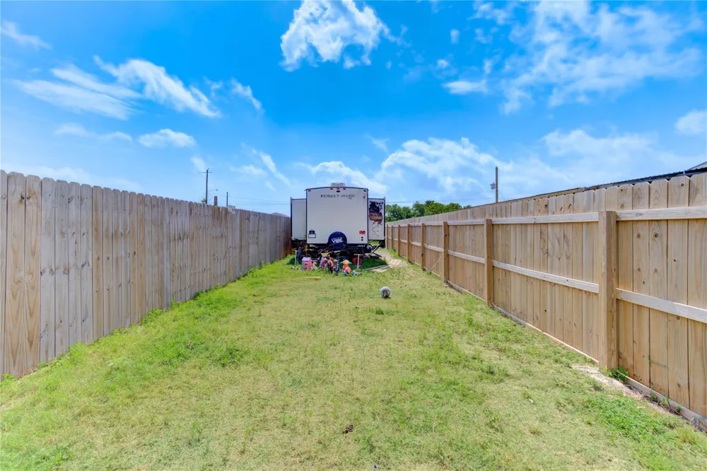 936 13th Street Dickinson, TX 77539