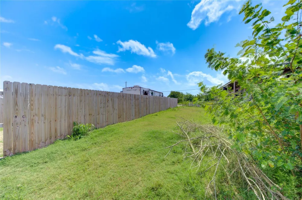 936 13th Street Dickinson, TX 77539