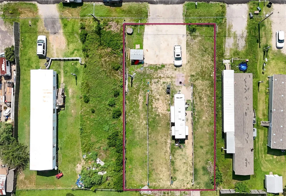 936 13th Street Dickinson, TX 77539