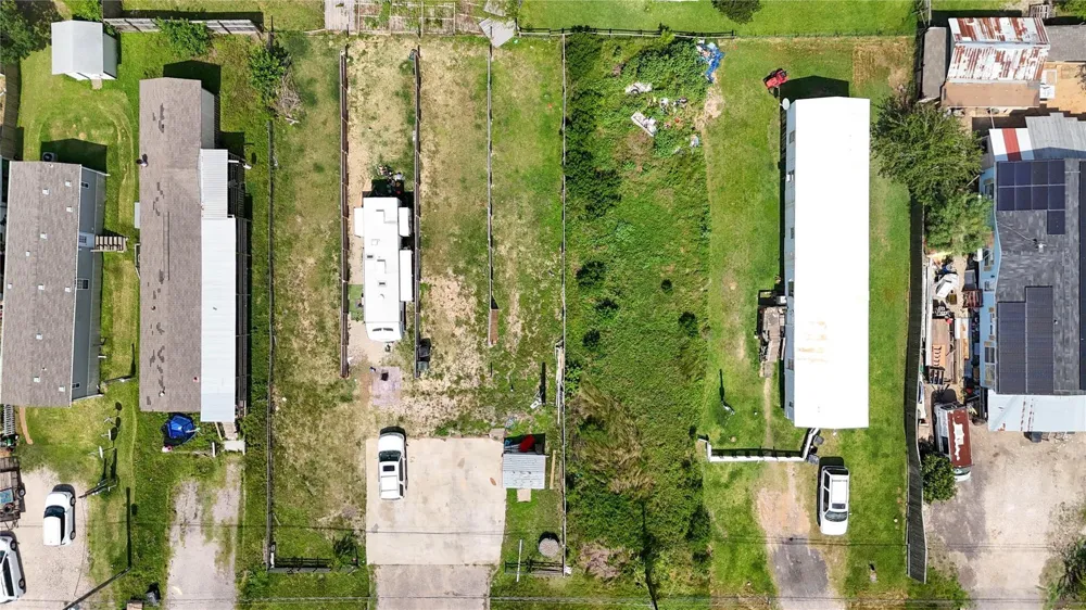 936 13th Street Dickinson, TX 77539