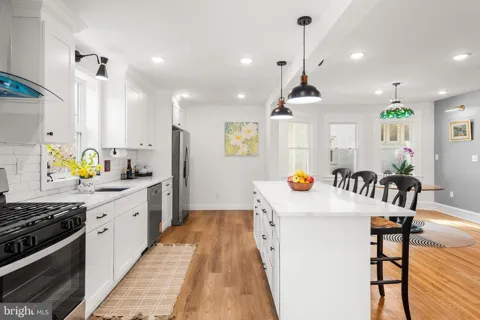 606 VALLEY ROAD