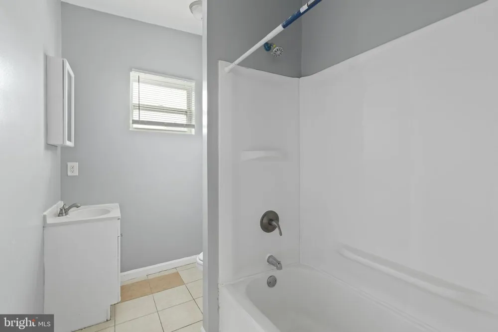 1209 DUKELAND STREET Baltimore, MD 21216