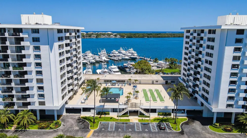 1208 MARINE WAY #901 North Palm Beach, FL 33408
