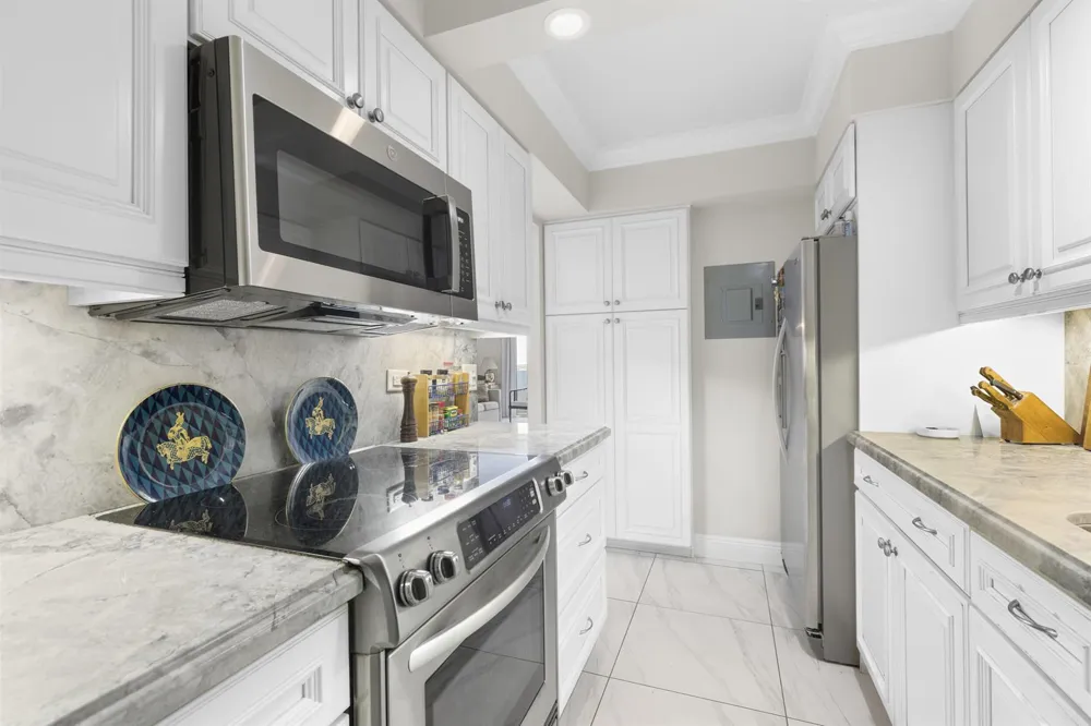 1208 MARINE WAY #901 North Palm Beach, FL 33408