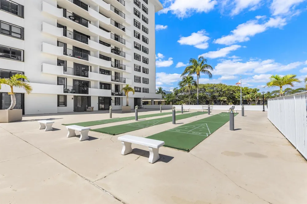 1208 MARINE WAY #901 North Palm Beach, FL 33408