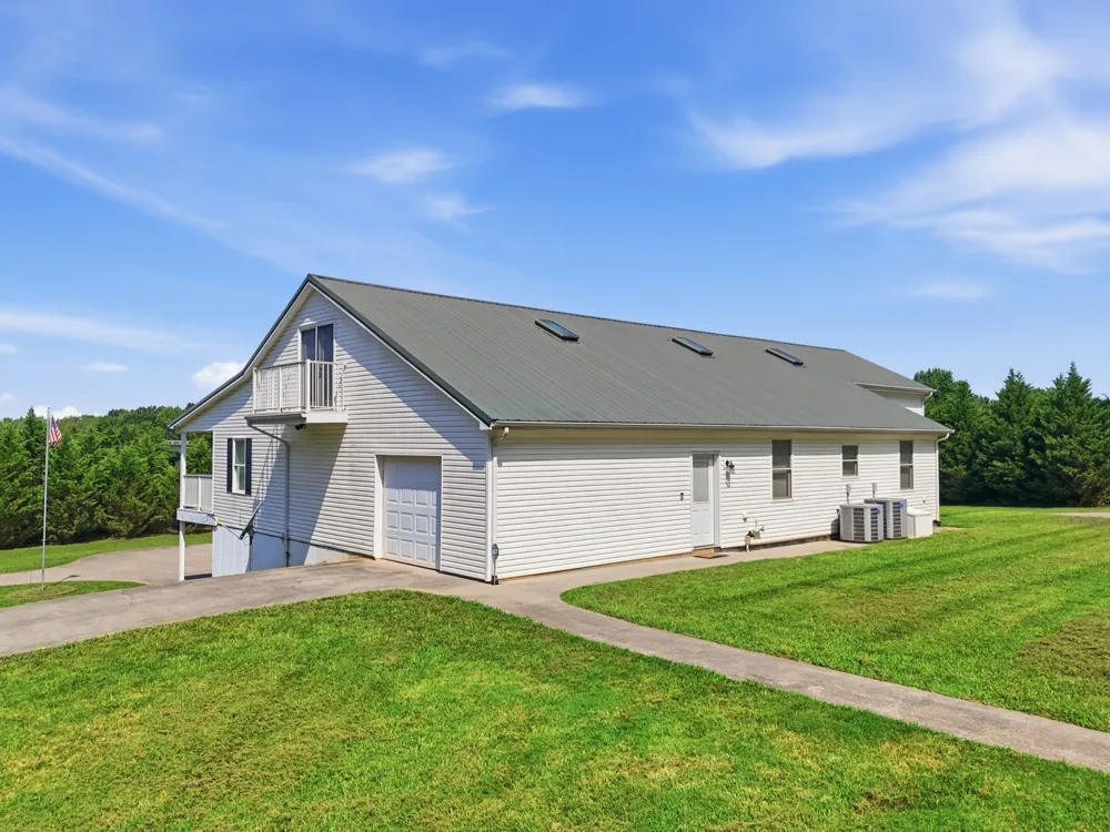 1700 Cedar Valley Rd Sweetwater, TN 37874