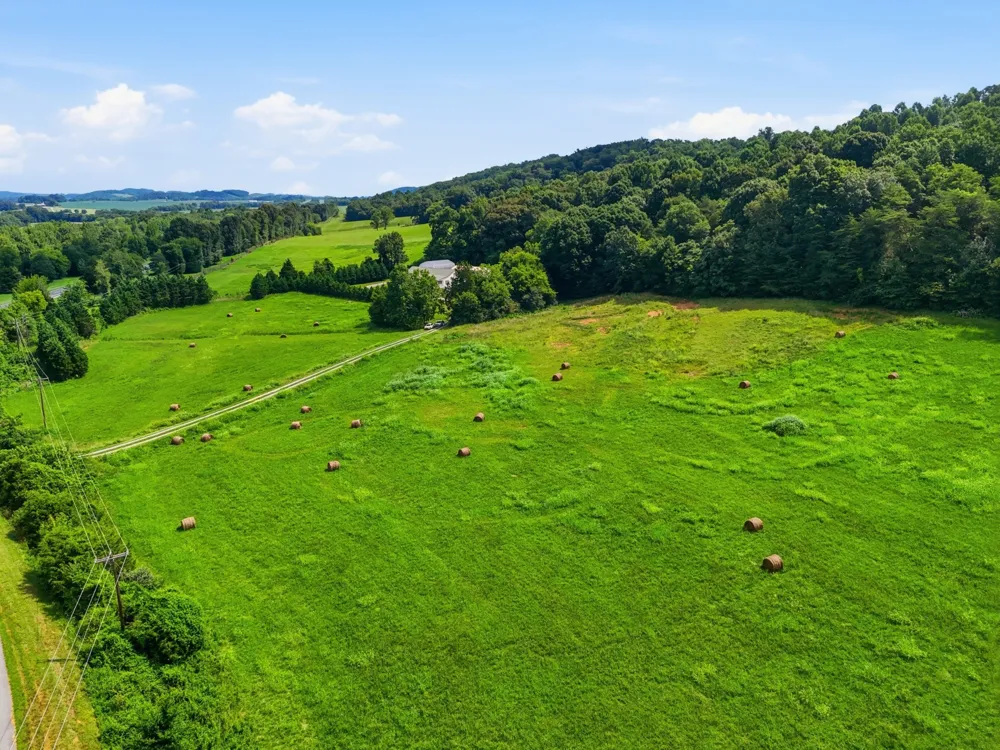 1700 Cedar Valley Rd Sweetwater, TN 37874
