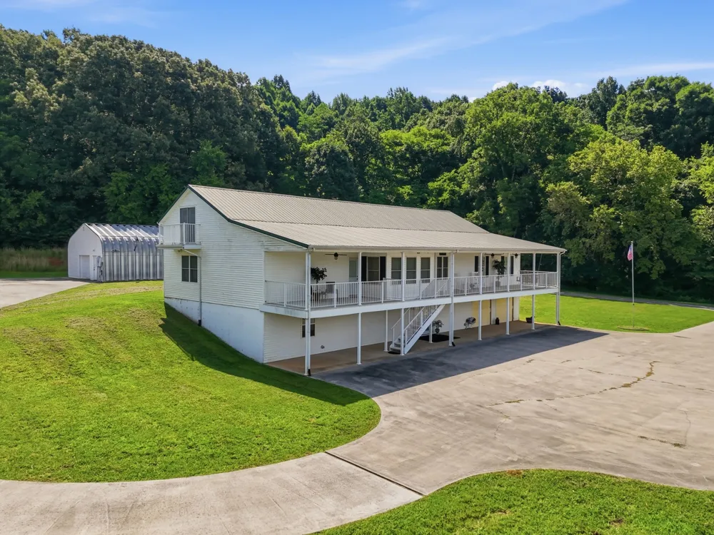 1700 Cedar Valley Rd Sweetwater, TN 37874