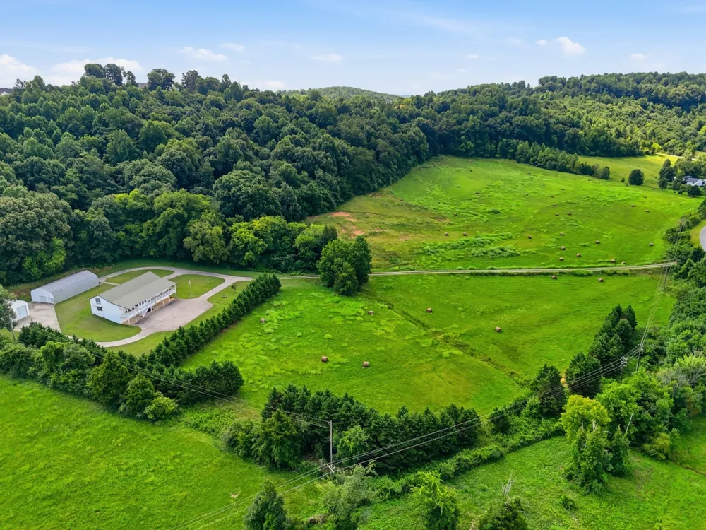 1700 Cedar Valley Rd Sweetwater, TN 37874