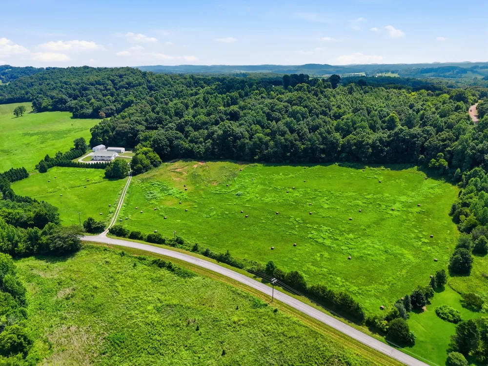 1700 Cedar Valley Rd Sweetwater, TN 37874