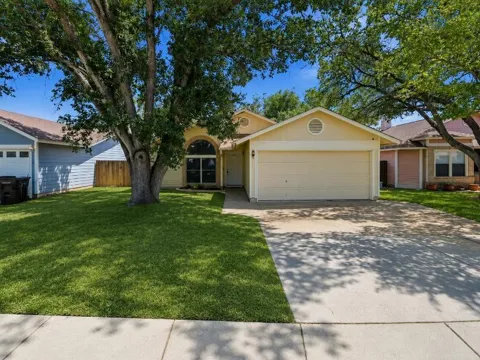 7974 Wayside Trail
