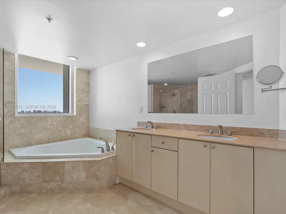 1745 E Hallandale Beach Blvd #2007W Hallandale Beach, FL 33009