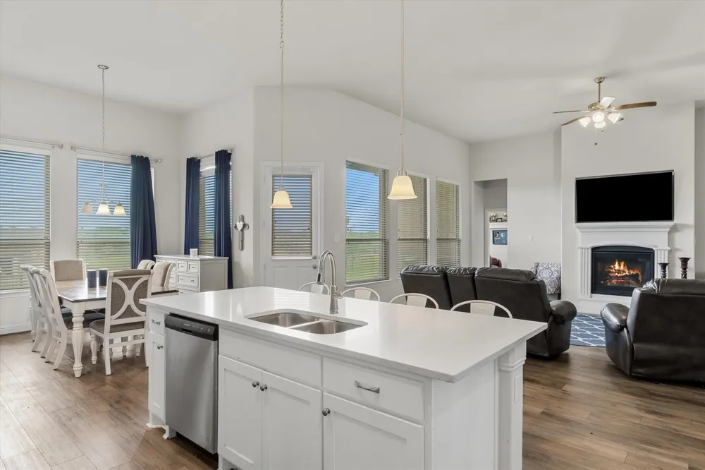 425 Private Road 7017 Edgewood, TX 75117