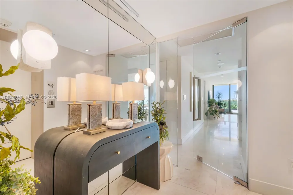 1455 Ocean Dr #703 Miami Beach, FL 33139