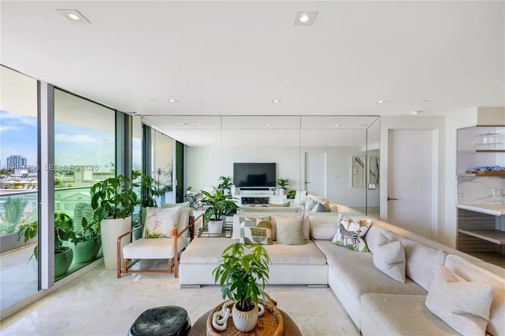 1455 Ocean Dr #703 Miami Beach, FL 33139