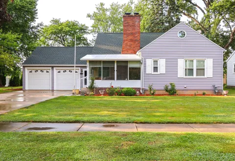 114 E Southeastern Avenue E