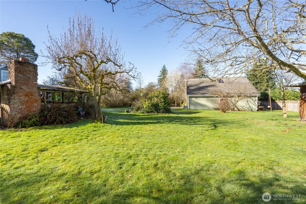 9406 NE 32nd Street Clyde Hill, WA 98004