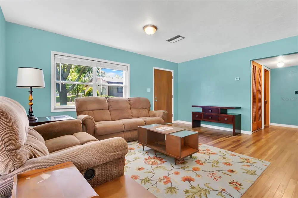 2418 E JERSEY AVENUE Orlando, FL 32806