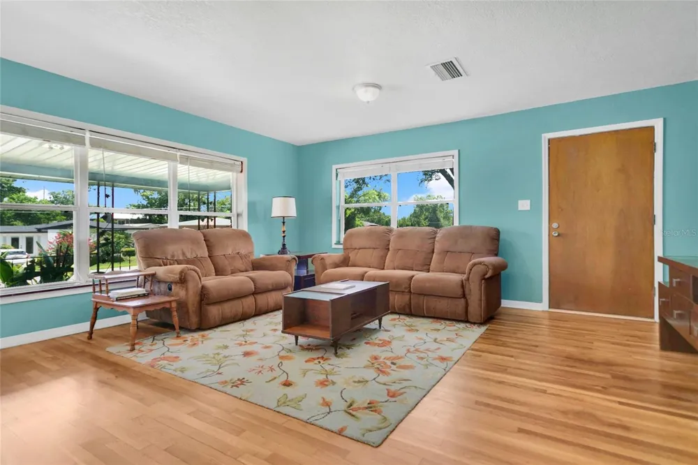 2418 E JERSEY AVENUE Orlando, FL 32806