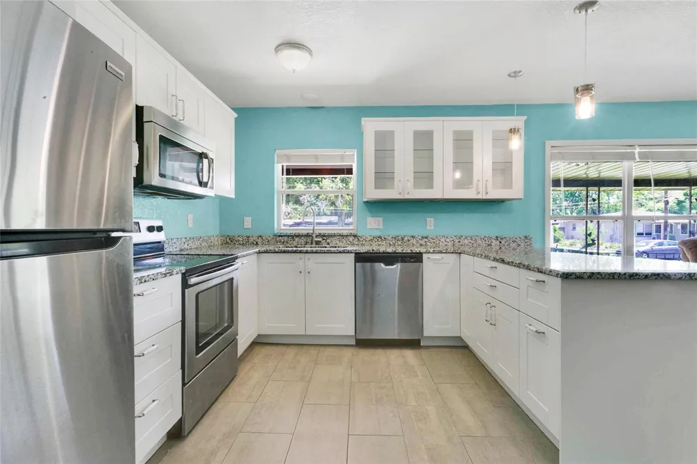 2418 E JERSEY AVENUE Orlando, FL 32806