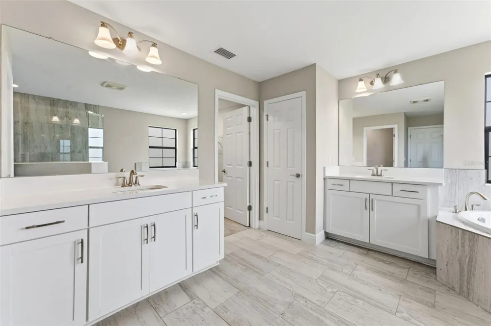 3940 MAURICE AVENUE Odessa, FL 33556