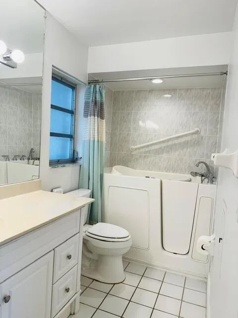 340 Orange Tree Drive #5 Atlantis, FL 33462