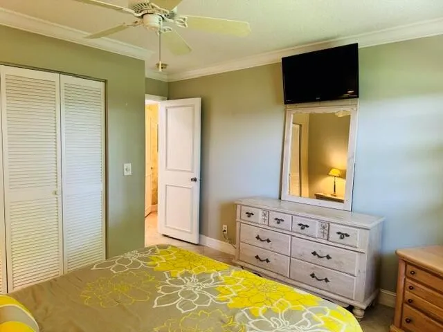 340 Orange Tree Drive #5 Atlantis, FL 33462