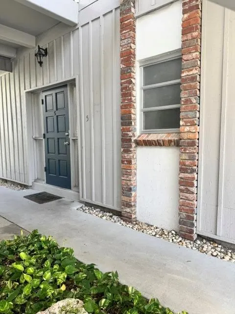 340 Orange Tree Drive #5 Atlantis, FL 33462