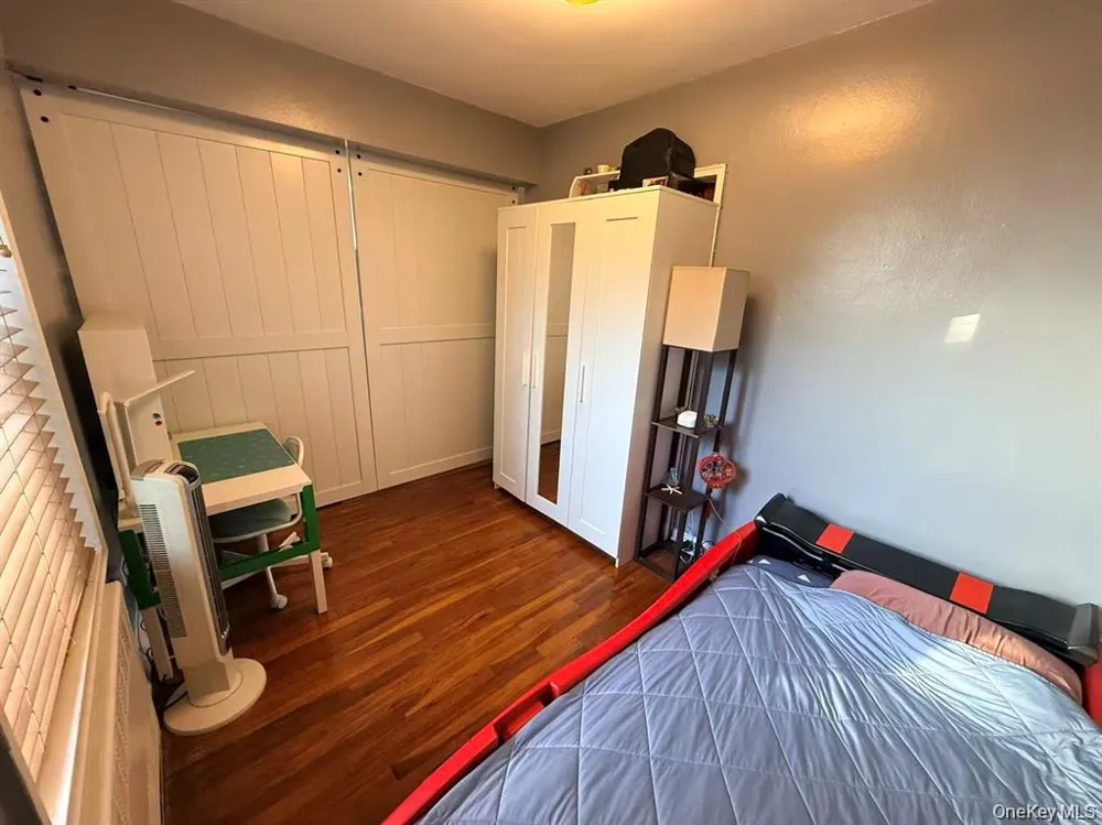 224-24 Union Tpke #4N Oakland Gardens, NY 11364
