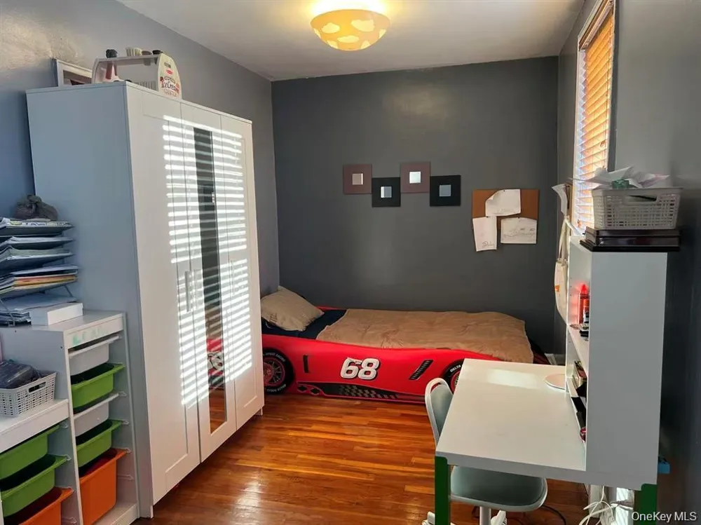 224-24 Union Tpke #4N Oakland Gardens, NY 11364