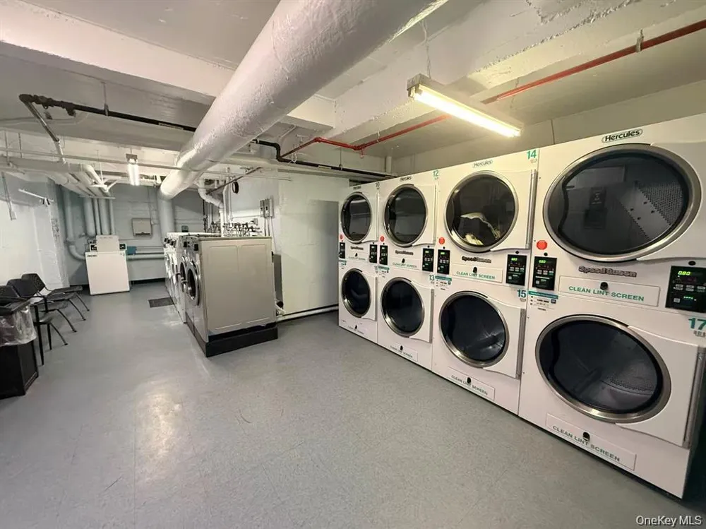 224-24 Union Tpke #4N Oakland Gardens, NY 11364