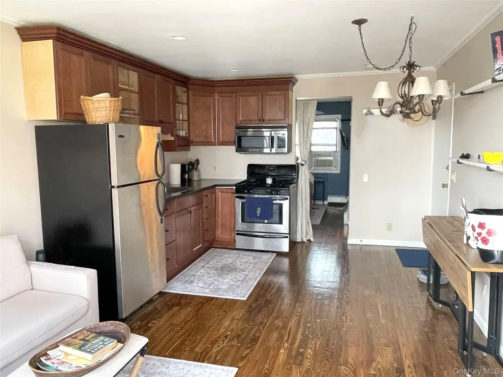 65 W Broadway #7B Long Beach, NY 11561