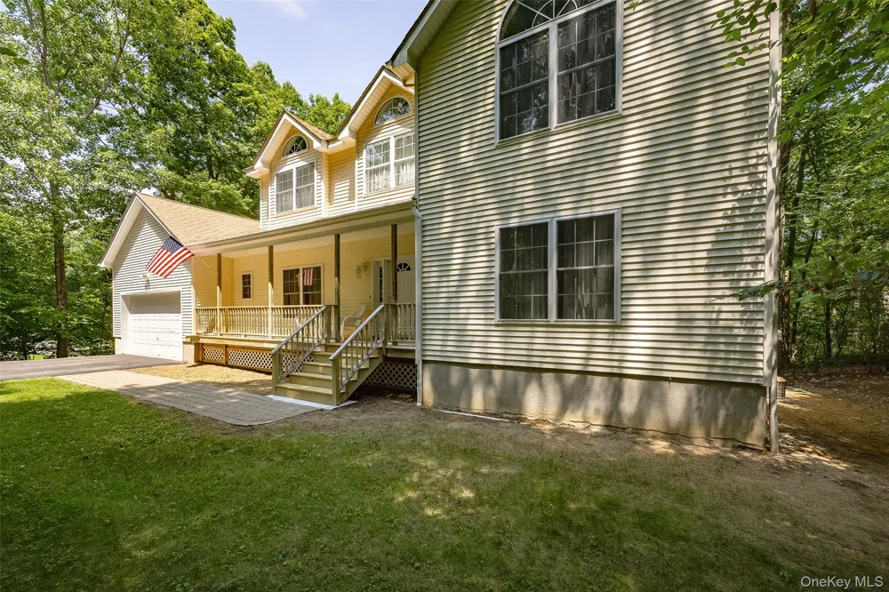 26 E Forest Trail Holmes, NY 12531