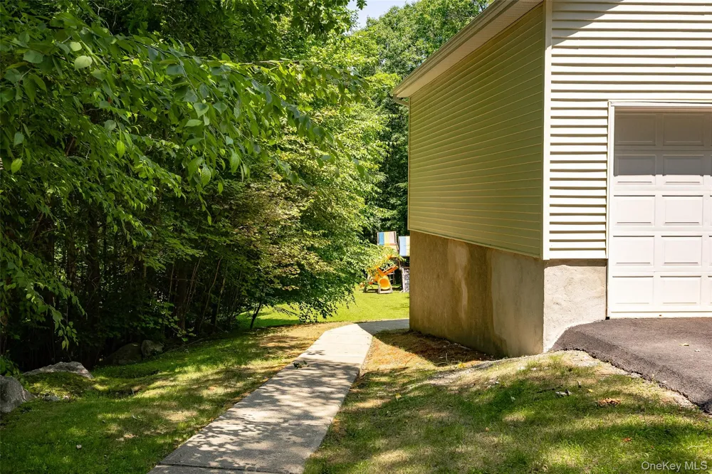 26 E Forest Trail Holmes, NY 12531