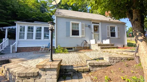 222 Gidney Avenue