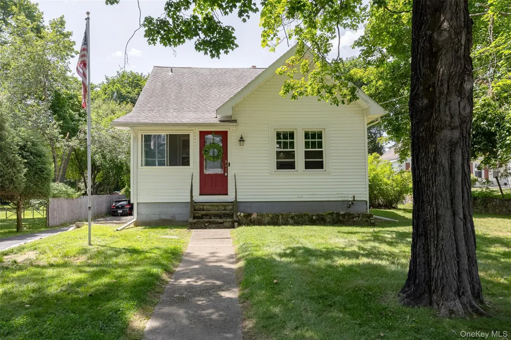 17 Townsend Boulevard Poughkeepsie, NY 12603